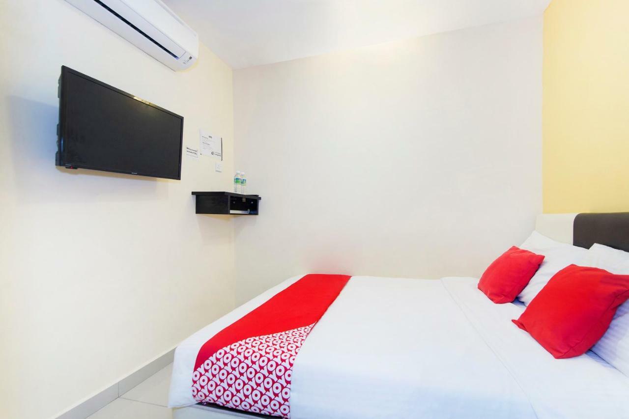 Oyo 220 Hotel Sri Maluri Kuala Lumpur Exterior foto
